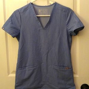 Figs casma 3 pocket scrub top